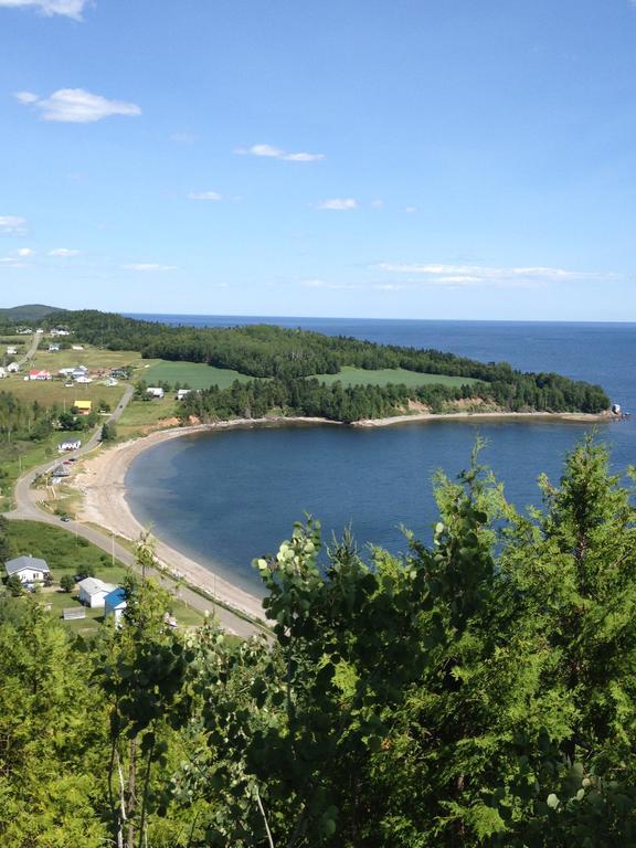 Motel De L'Anse Port-Daniel エクステリア 写真